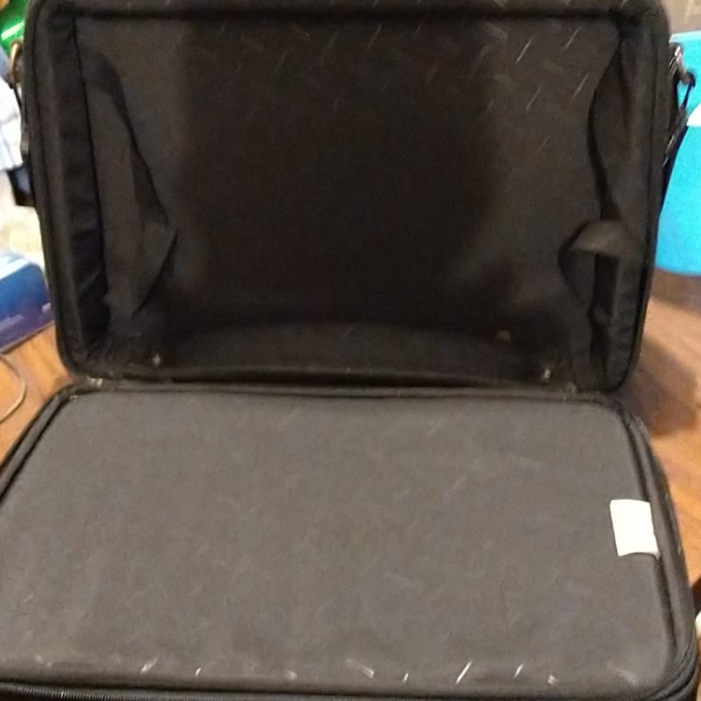 Samsonite Luggage - Picture 6 of 11